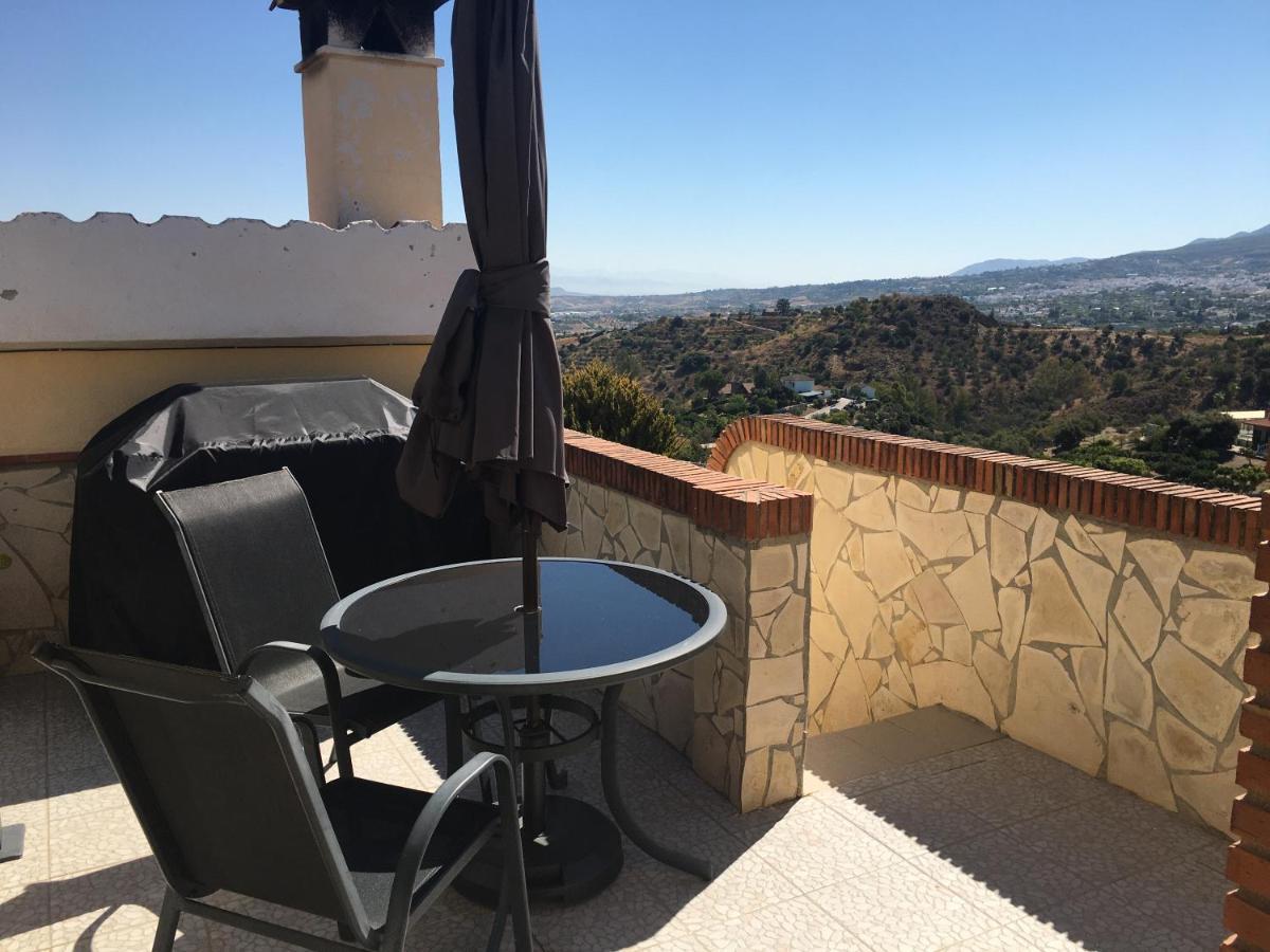 Studio Views Apartment, Cortijo Fruitful Hills Málaga Dış mekan fotoğraf