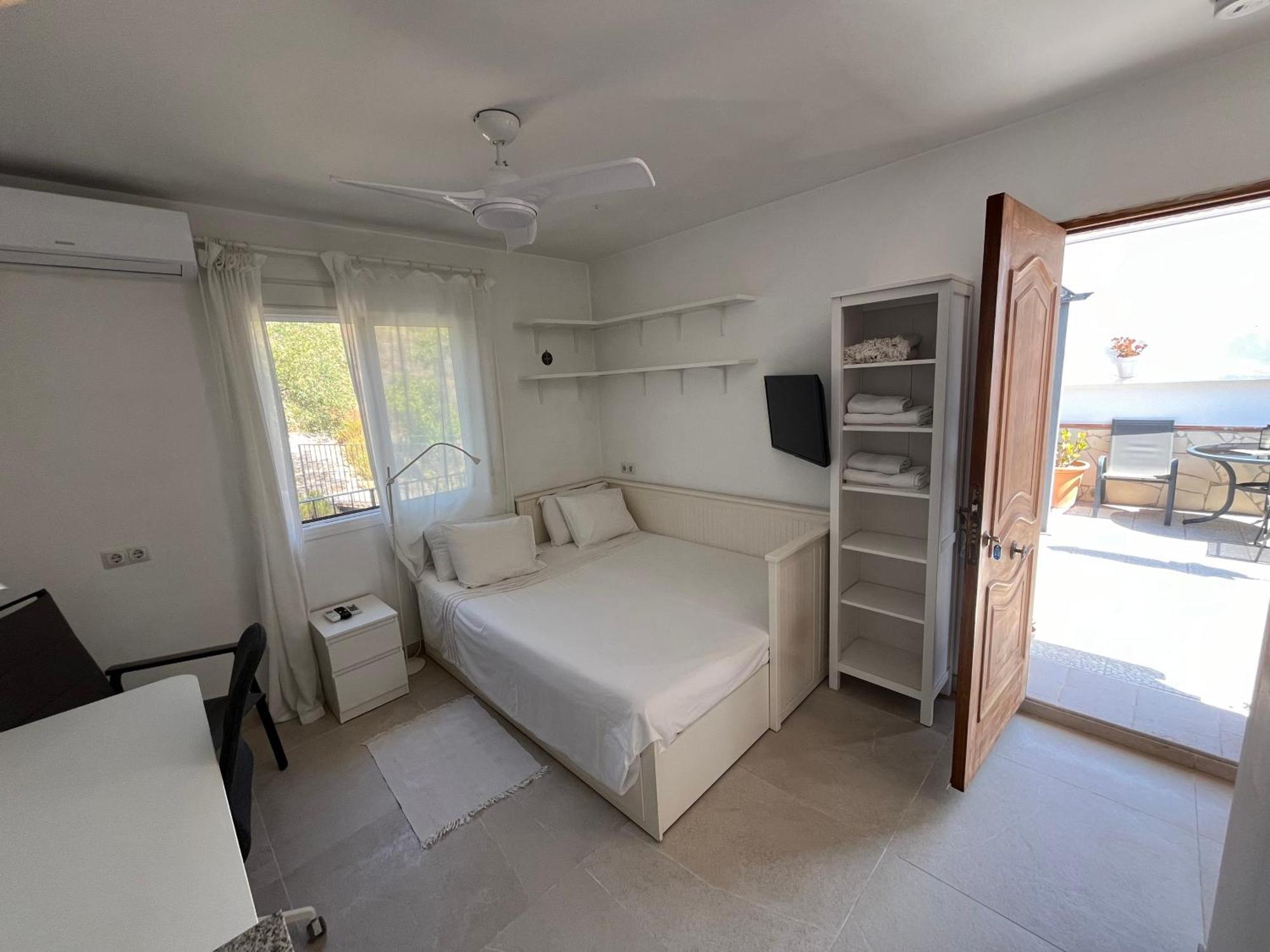 Studio Views Apartment, Cortijo Fruitful Hills Málaga Dış mekan fotoğraf